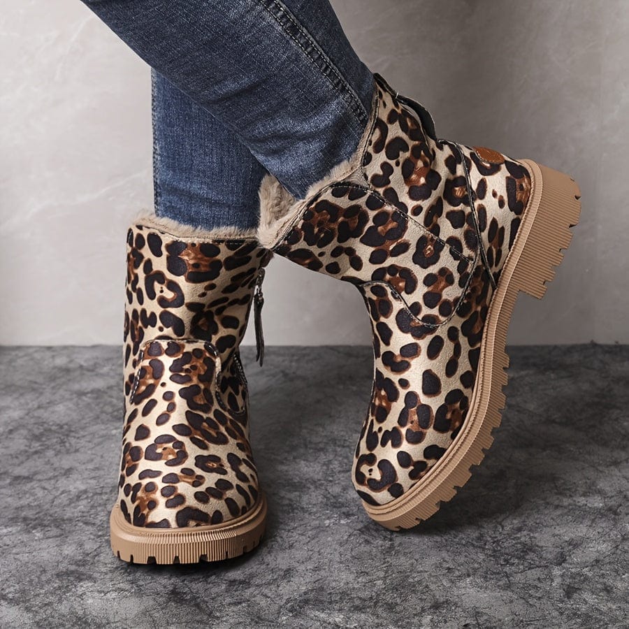 Staubige griechische Winterstiefel