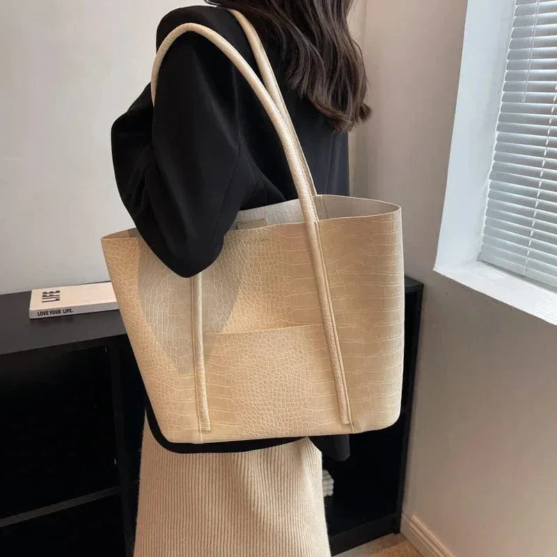 Betina - Schultertasche aus Krokoleder