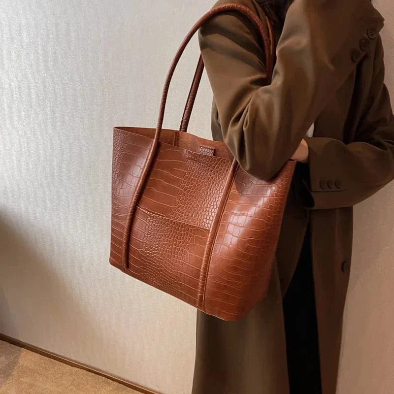 Betina - Schultertasche aus Krokoleder