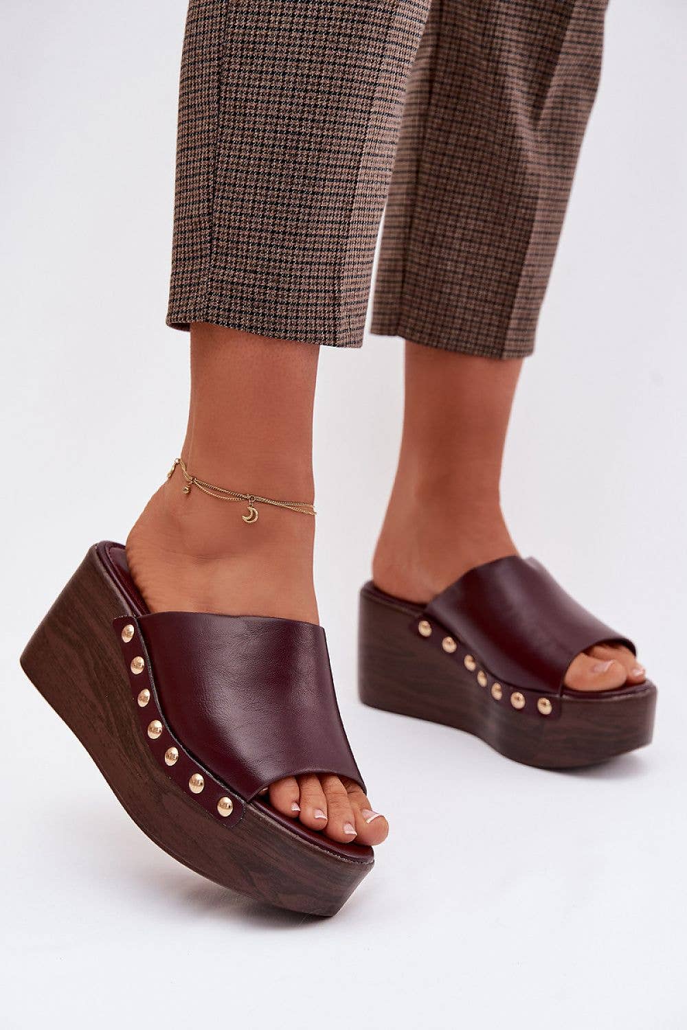 Malaga Drip Mules Modelo 225128 Camina con estilo