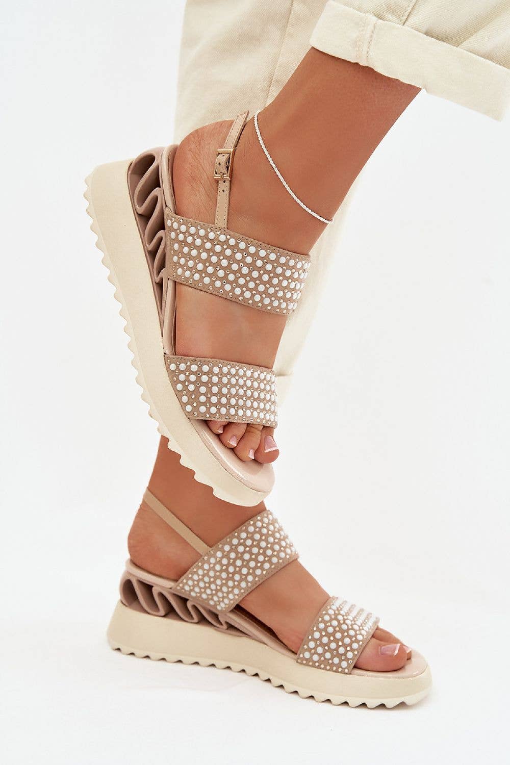 Malaga Drip Sandalias de cuña modelo 225203. Camina con estilo.