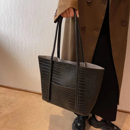 Betina - Schultertasche aus Krokoleder