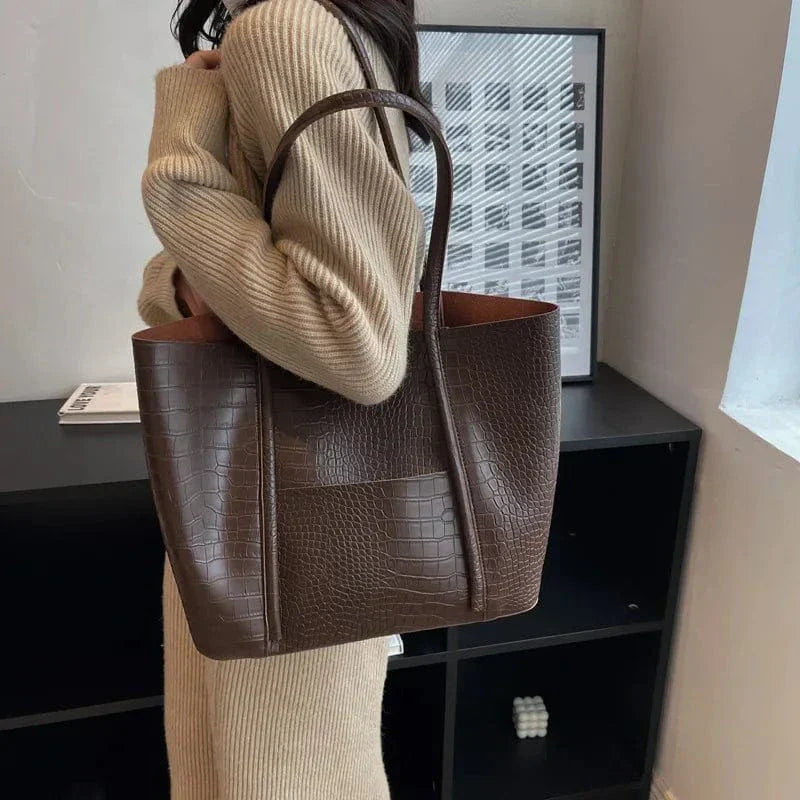 Betina - Schultertasche aus Krokoleder