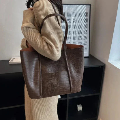 Betina - Schultertasche aus Krokoleder